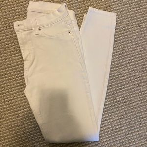 Hudson size 26 white skinny jeans